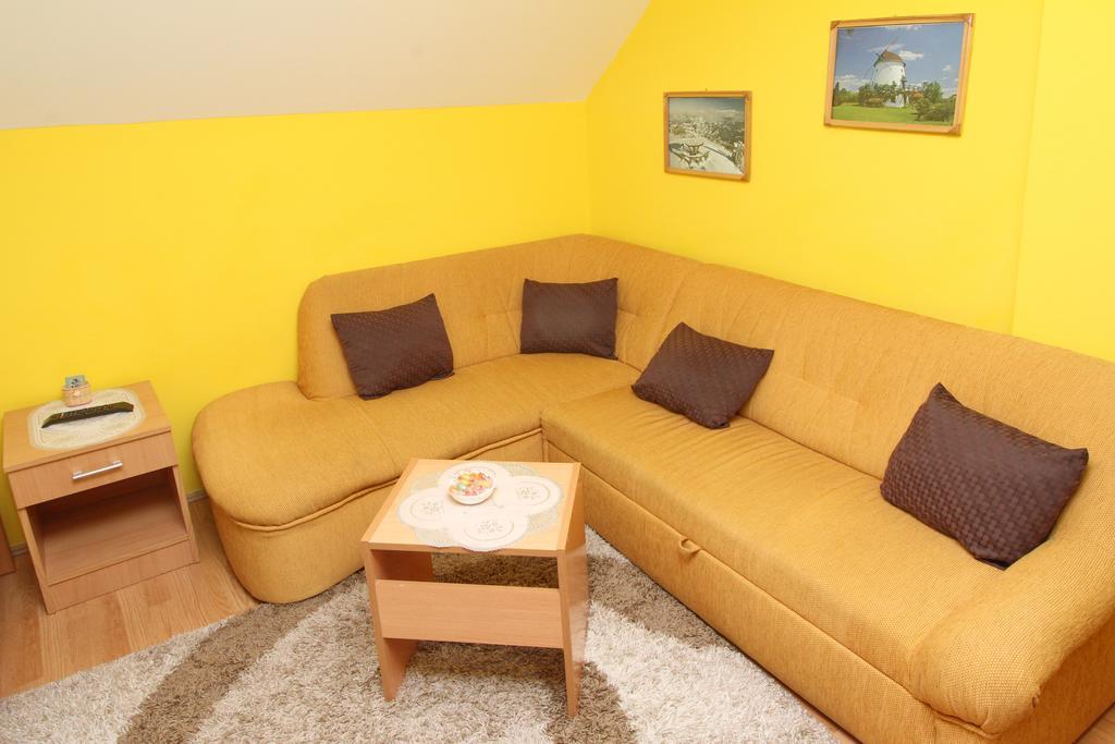 Apartments Junior ซลาตีบอร์ ภายนอก รูปภาพ