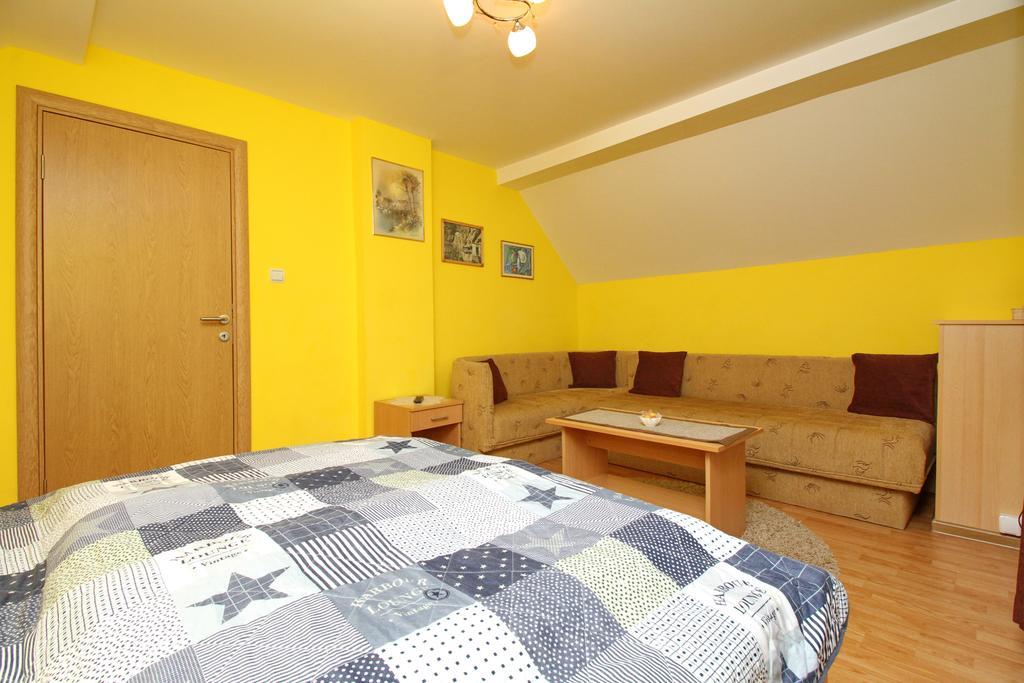 Apartments Junior ซลาตีบอร์ ภายนอก รูปภาพ