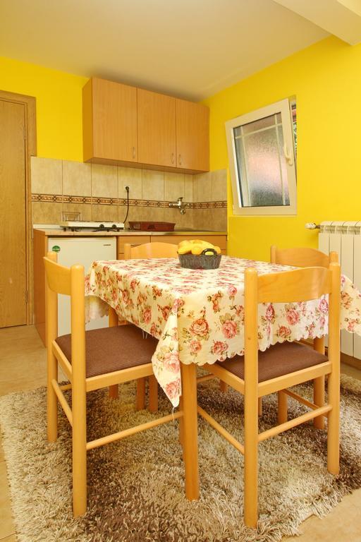 Apartments Junior ซลาตีบอร์ ภายนอก รูปภาพ