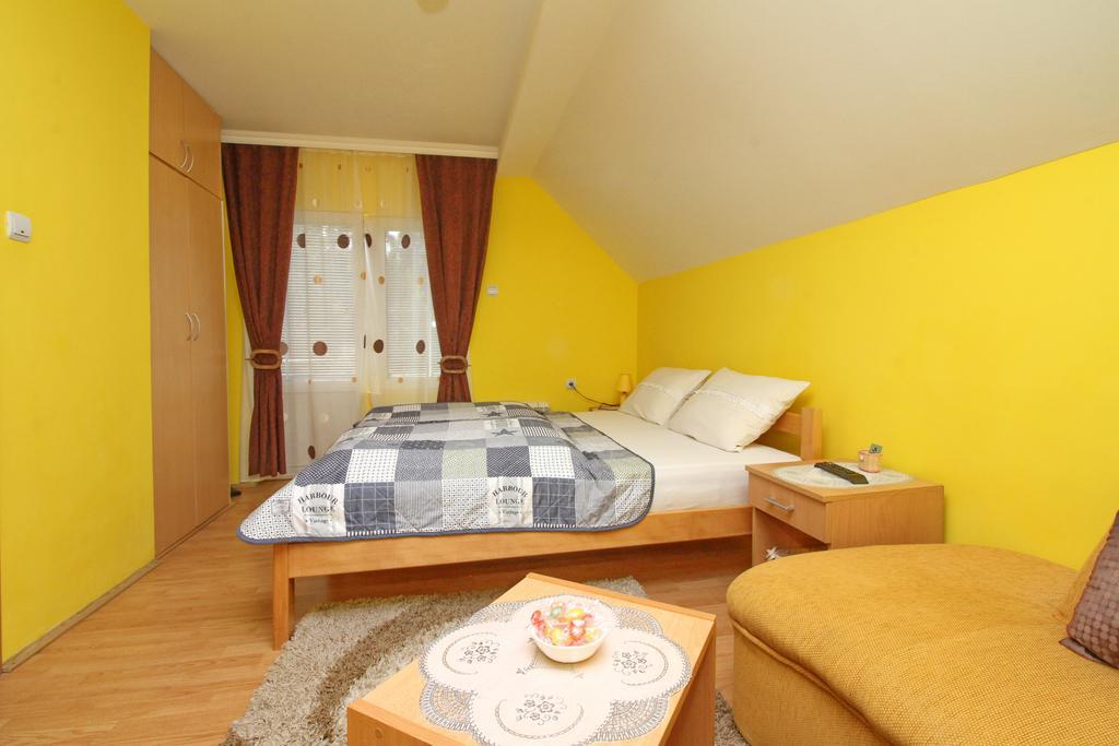 Apartments Junior ซลาตีบอร์ ภายนอก รูปภาพ