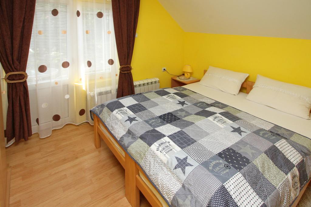 Apartments Junior ซลาตีบอร์ ภายนอก รูปภาพ