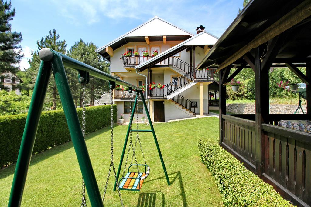 Apartments Junior ซลาตีบอร์ ภายนอก รูปภาพ
